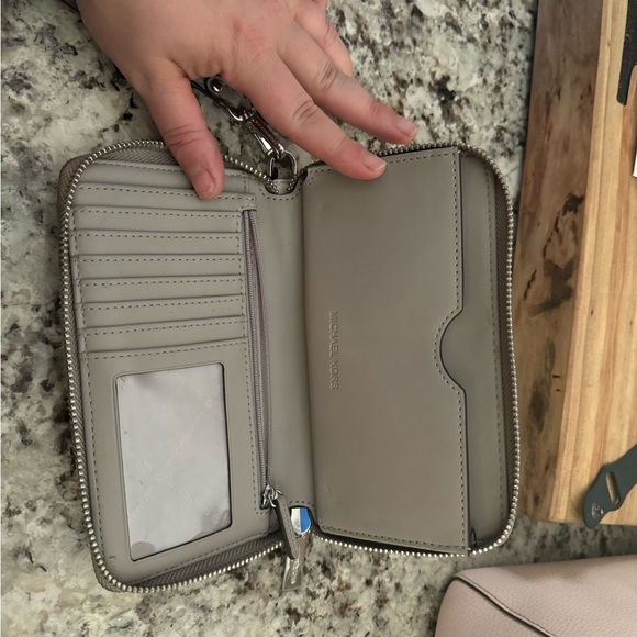 Michael Kors Wallet - Picture 3 of 3